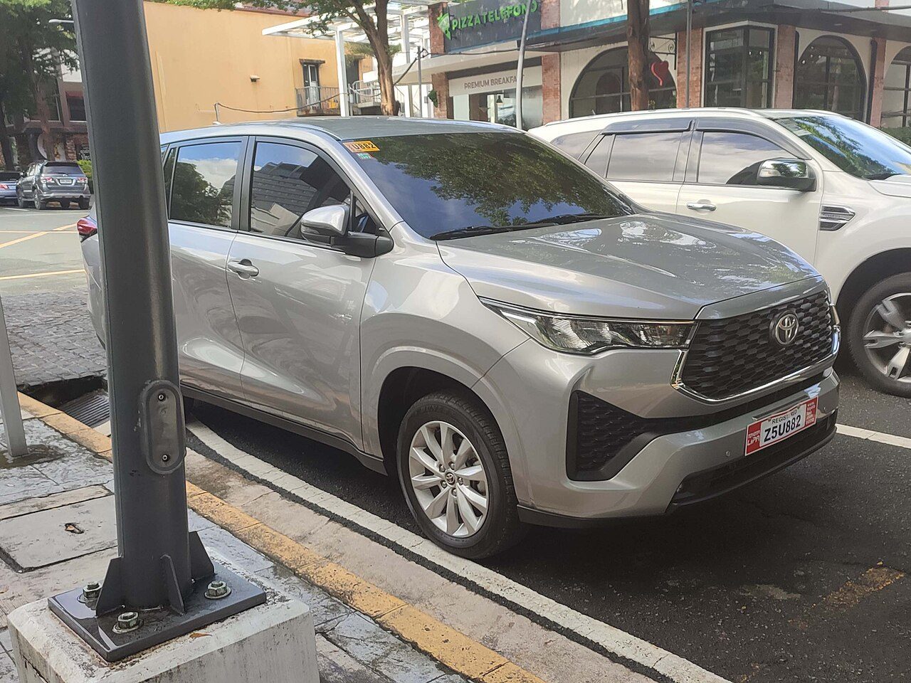 Toyota Innova Zenix